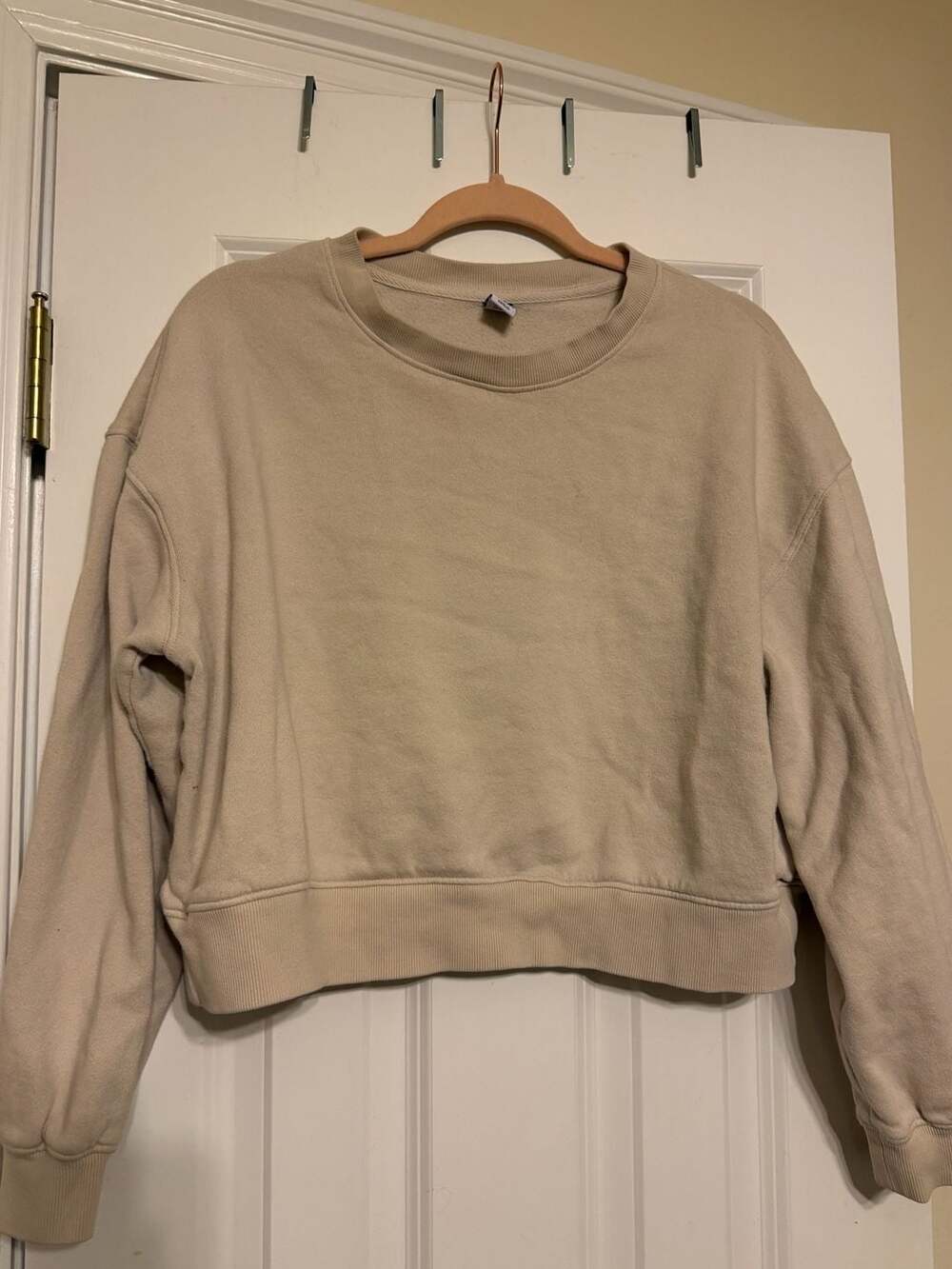 Old Navy Women's Beige Cropped Crewneck Sweatshirt